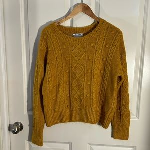 Old Navy Women’s Cable Knit Pom Pom Sweater sz Med